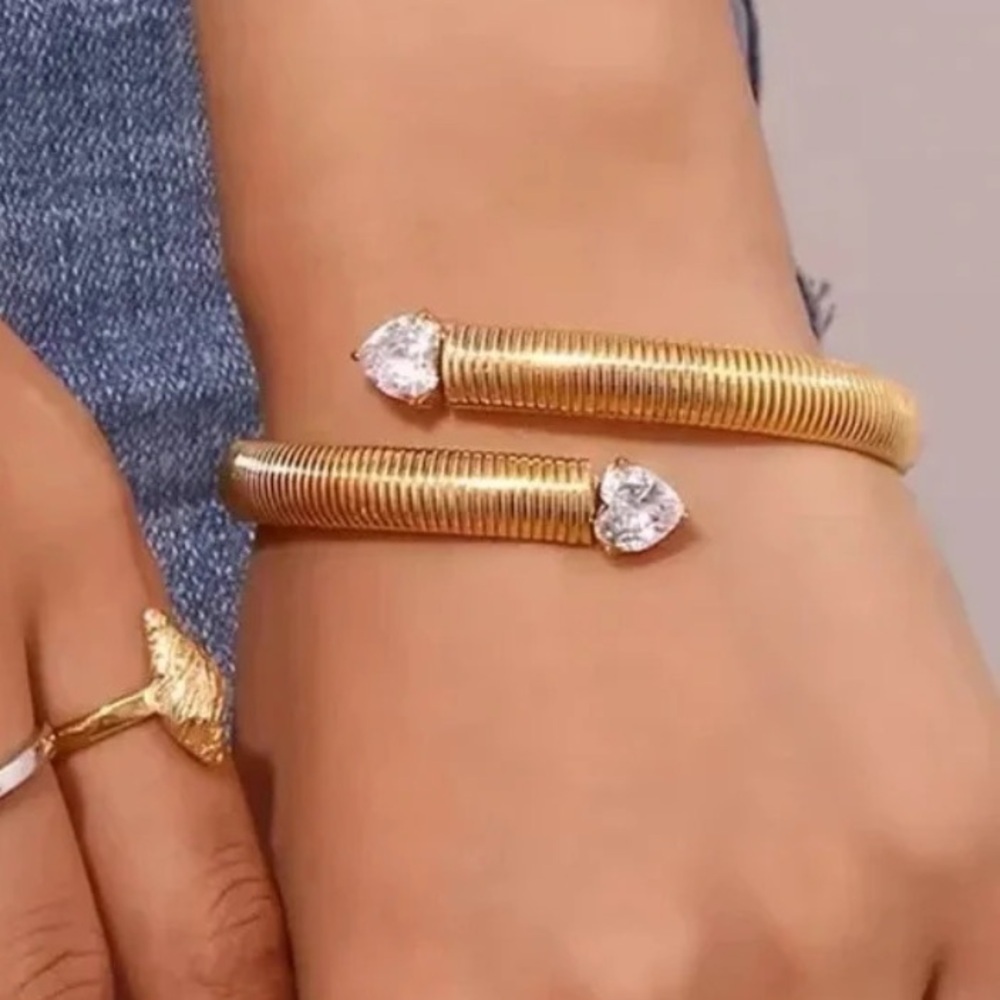 Radiant Spiral Teardrop 18K Gold Stainless Steel Waterproof Cuff Bracelet